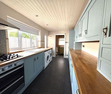 2 bedroom terraced house to rent - Photo 2