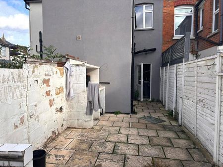 House share to rent - Photo 3