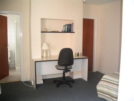 1 Bedroom Apartment - Photo 5