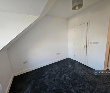 2 bedroom penthouse to rent - Photo 3