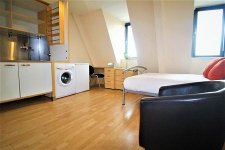 Studio to rent - Photo 3