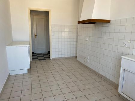 Location Appartement 3 pièces 81m² AUBENAS 07200 - Photo 5