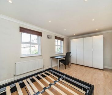 3 bedroom end of terrace house to rent - Photo 4