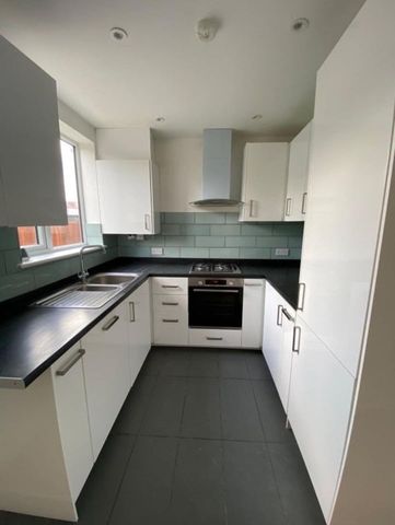 Room in a Shared House, Couples Allowed, SW16 - Photo 4