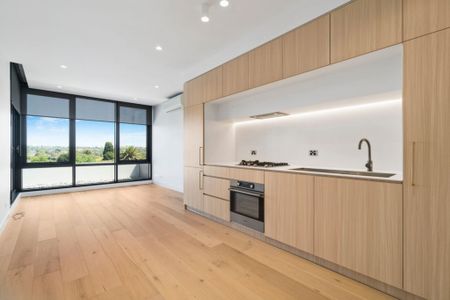 Modern One-Bedroom Apartment with Stunning Views in Balwyn North - Photo 4