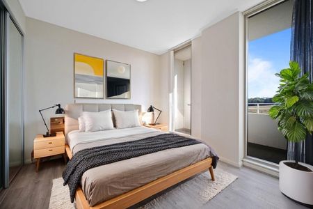 Sorrento- Large Two Bedroom Apartment - Photo 4