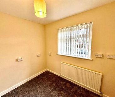 3 bedroom semi-detached house to rent - Photo 4