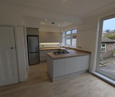 3 bedroom semi-detached house to rent - Photo 6