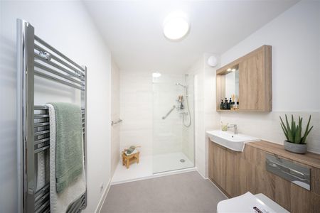 Bourne Lodge, Tonbridge, Kent - Photo 3