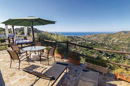 Country Property in Torrox, Inland Andalucia at the foot of the mountains - Photo 5