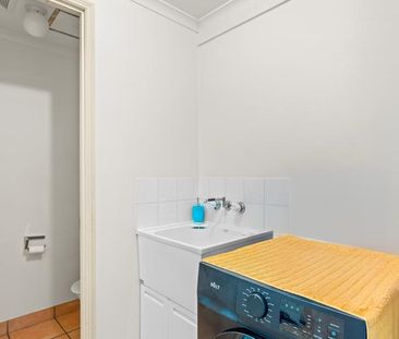 Ground-Floor Convenience in a Prime Cairns North Location - Photo 5