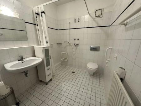 Barrierefreies Appartement mit Balkon in gepflegter Anlage am Stadtwaldplatz // 402 - Foto 3