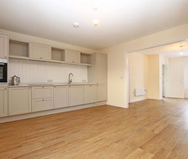 2 bedroom terraced house to rent - Photo 4