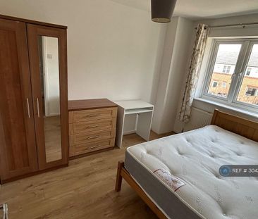 4 bedroom terraced house to rent - Photo 3