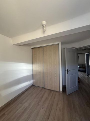 Location Appartement 3 pièces 45m² ROUGIERS 83170 - Photo 3