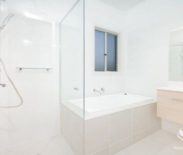 Brand New 4 Bedder Family House unbeatable LOW price $630 pw - Photo 5