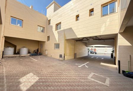 Townhouse Style Villa | 4BR Ensuite | Maids Room - Photo 3