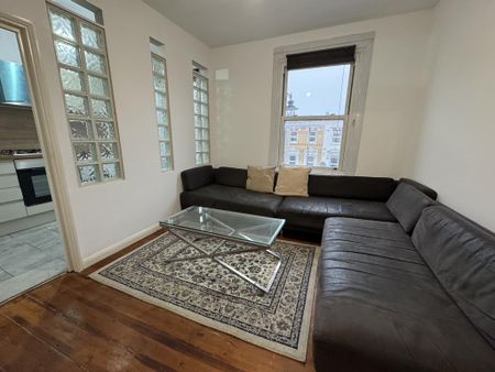 2 bedroom flat to rent - Photo 2