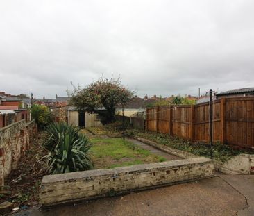 2 Bedroom Semi-Detached House - Photo 1