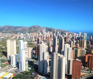 Se alquila Ático de lujo en planta 36 en Benidorm - Photo 3