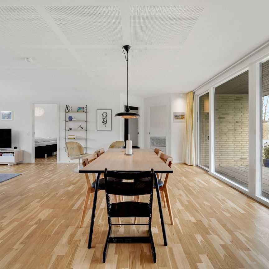 Skønt 4-værelses rækkehus på Blæsborgvej - Foto 1