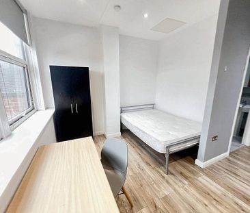 Studio to rent - Photo 2