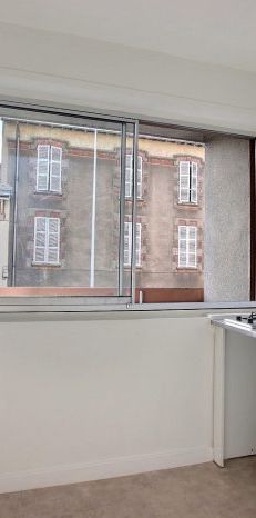 Appartement Clermont Ferrand 1 pièce(s) 27 m2- balcon-cave -parking - Photo 1