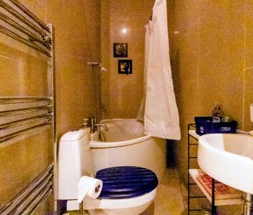 Room in a Shared Flat, Riggindale Rd, SW16 - Photo 5