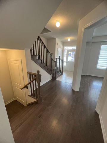 For Lease - 8 O'Reilly Street, Whitby, Ontario - Photo 5