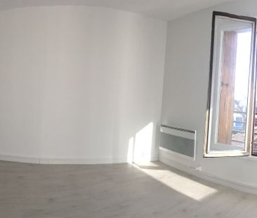 Appartement 1 pièces 25m2 MARSEILLE 3EME 550 euros - Photo 3