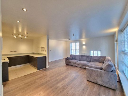 2 bedroom flat to rent - Photo 1