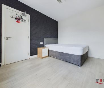 House share to rent - Photo 2