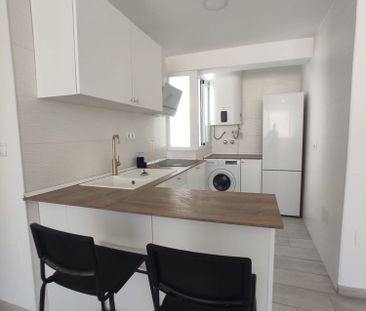 Alquiler de piso en Calle Martínez de la Rosa - Photo 3