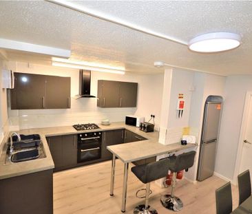 1 bedroom in a house share to rent - Photo 4