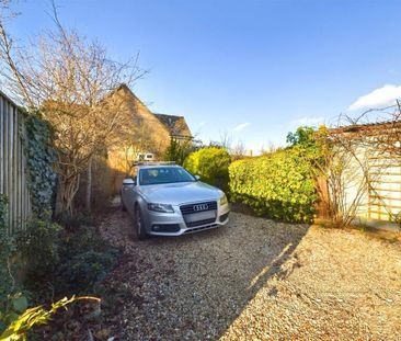 2 bedroom semi-detached house to rent - Photo 5