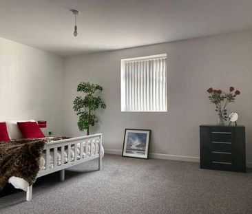 Middleton Road, Oldham, OL9 - Photo 2