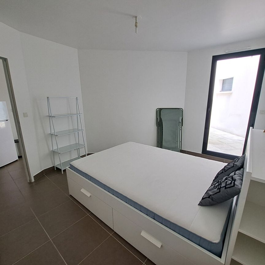 Appartement Villeneuve Les Avignon 2 pièce(s) 42.68 m2 - Terrasse - Place de parking, - Photo 1