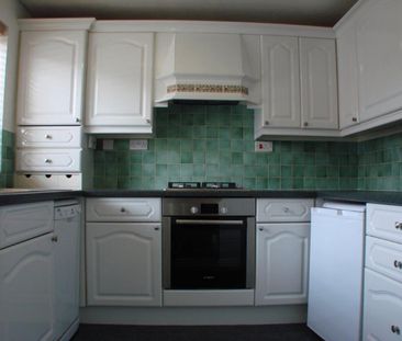 3 bedroom House To Let - Photo 3