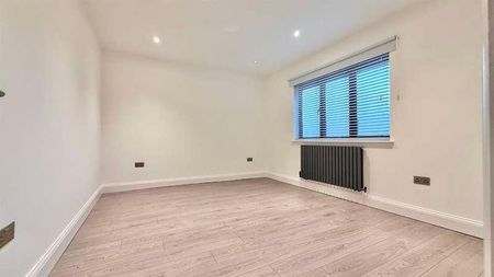 Hervey Close, London, N3 - Photo 3