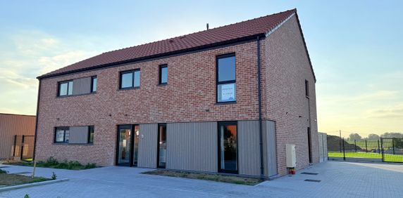 Nieuwbouw appartement met 2 slpk, terras en parking. - Photo 2