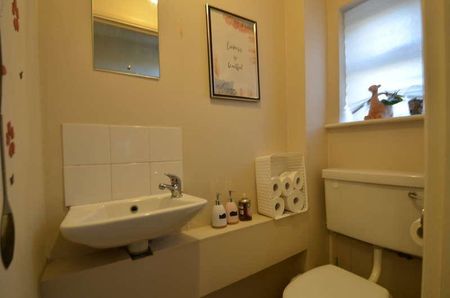 Wentworth Close, Ashford, TW15 - Photo 5