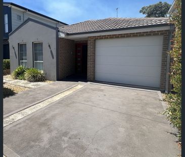 Spacious 4 bedroom family home - Photo 5