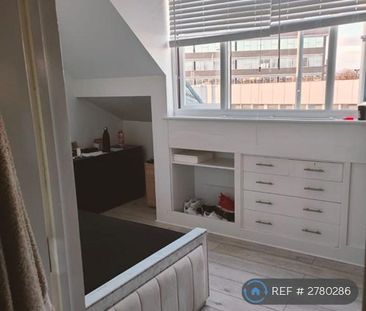 1 bedroom in a house share to rent - Photo 5