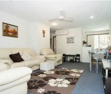 2 Bedroom duplex in popular location - Photo 1