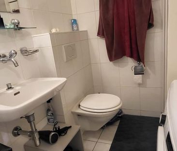 Studio à la Vieille-ville. - Photo 1