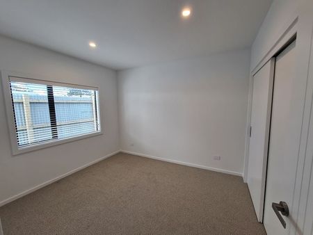 Modern, Low-Maintenance Living by the Coast - Photo 2