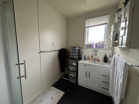 Levin - 3 Bedrooms - Photo 5