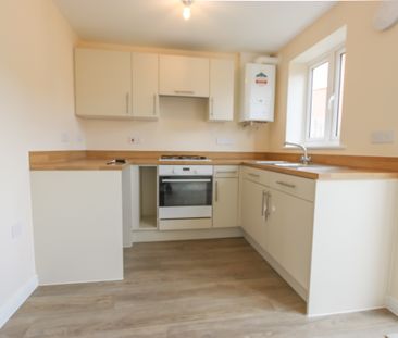 2 bedroom Semi Detached house - Photo 6