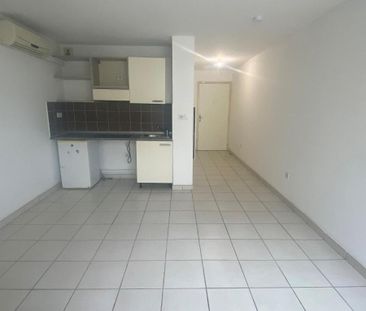 Location Appartement 1 pièce 26m² STE CLOTILDE 97490 - Photo 2