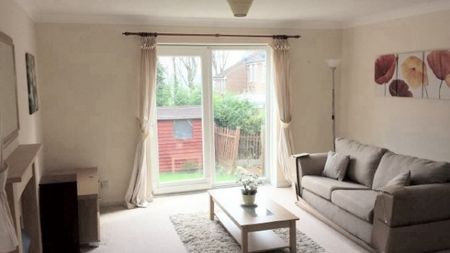 2 Bed - 2 Bedroom House - Photo 4